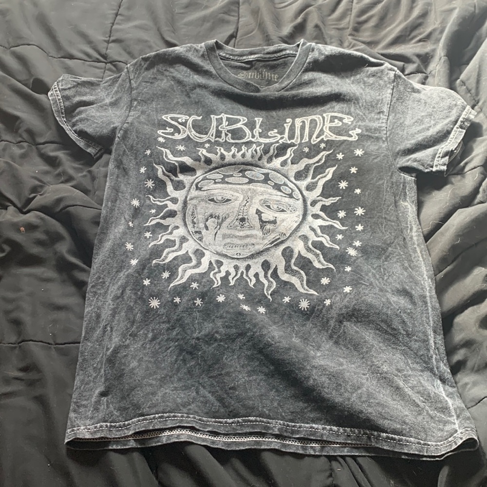 Subline Graphic Tee